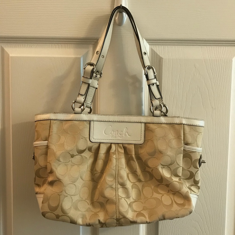 Coach signature collection handbag